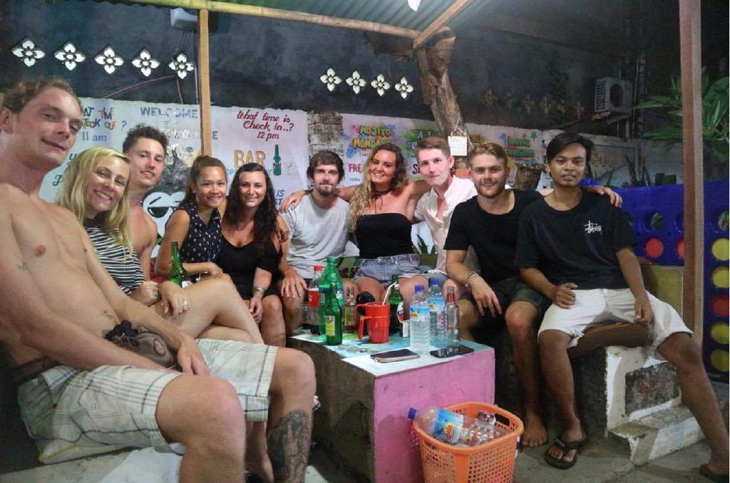 Good For Ya Knee Hostel & Bungalows (Adults Only) Джили Трауанган Екстериор снимка
