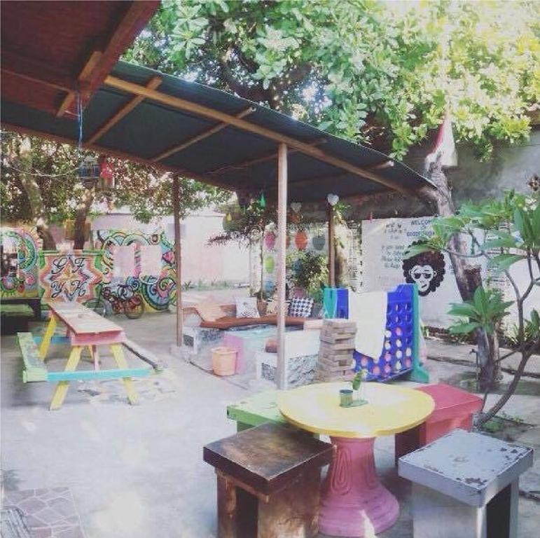 Good For Ya Knee Hostel & Bungalows (Adults Only) Джили Трауанган Екстериор снимка