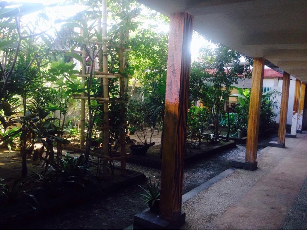 Good For Ya Knee Hostel & Bungalows (Adults Only) Джили Трауанган Екстериор снимка